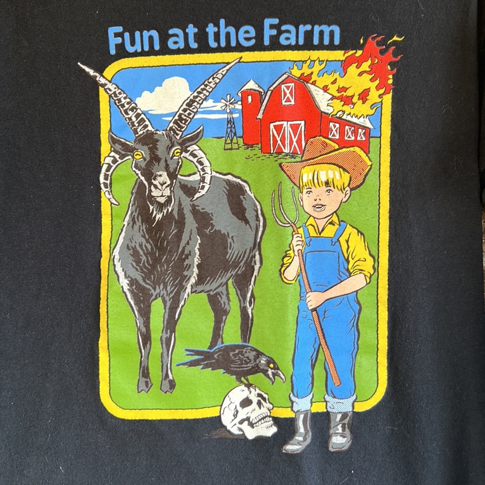 Fun at the Farm long sleeve tee. Looks to be a medium. From Steven Rhodes